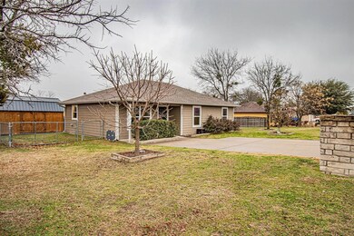 3201 Edgebrook Ct, Granbury, TX 76049 - photo 2