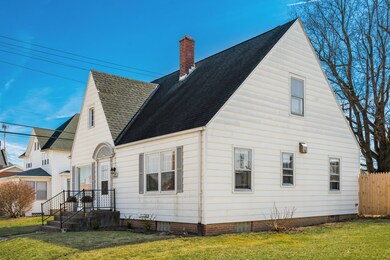 B_221_W_Charles_St_104-2