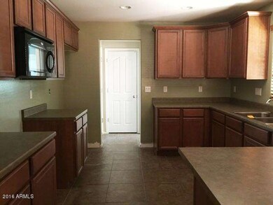 023-335567 - Kitchen (3)