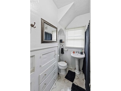 3236 Sheridan Ave, North Bend, OR 97459 - photo 5