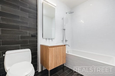 487 Keap St unit 508, Brooklyn, NY 11211 - photo 4