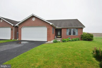 11373 Nicole Dr, Greencastle, PA 17225 - photo 2