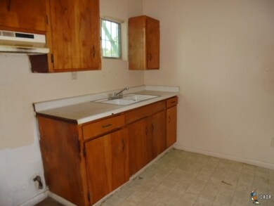 856 W Euclid Ave, El Centro, CA 92243 - photo 6