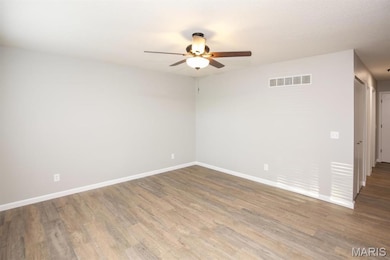 7 Windstream Ct, Saint Peters, MO 63376 - photo 2