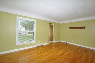 1332 57th Place, Des Moines, IA 50311 - photo 2