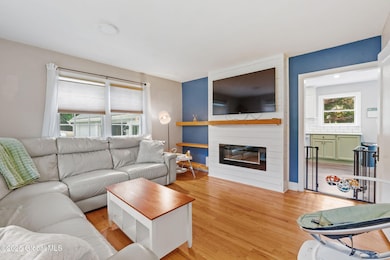 1-web-or-mls-10-virginia-blvd