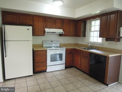 7070 Saddle Dr, Sykesville, MD 21784 - photo 5