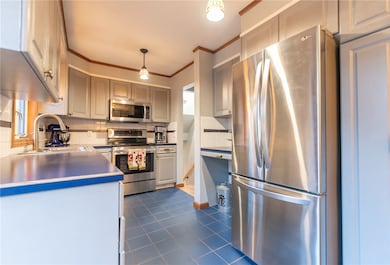 1289 Snake Hill Rd, North Scituate, RI 02857 - photo 4