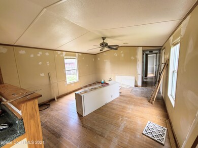 Mac Arthur Family Room