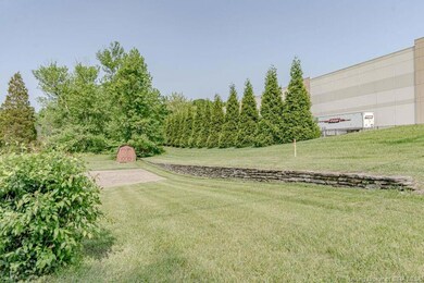 3817 Green Valley Rd, New Albany, IN 47150 - photo 5