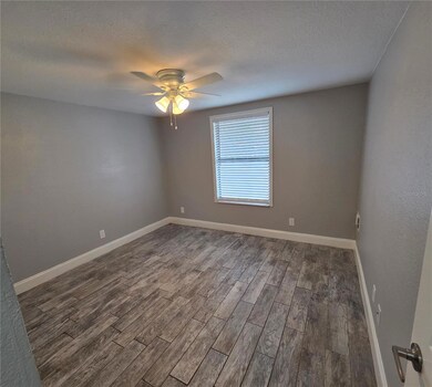 1400 Strawberry Place unit 13, Plant City, FL 33563 - photo 7