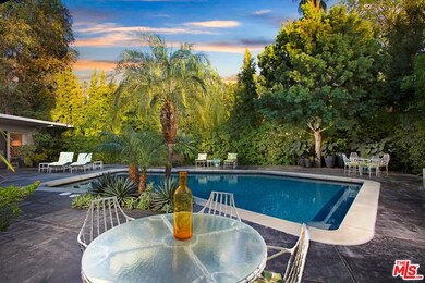 1025 Cove Way, Beverly Hills, CA 90210 - photo 5