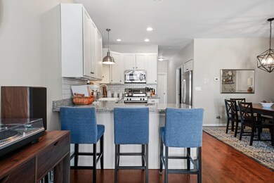 1409 W Huron St unit 2, Chicago, IL 60642 - photo 2