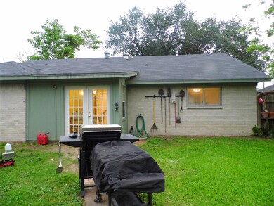 8729 Noble St, Needville, TX 77461 - photo 3