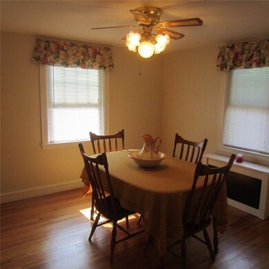 Bedroom can be used as dining room