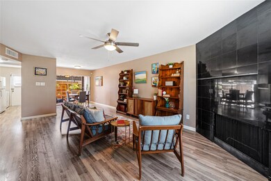 8020 Braesmain Dr unit 1803, Houston, TX 77025 - photo 2