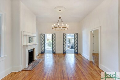 104 W 38th St, Savannah, GA 31401 - photo 4