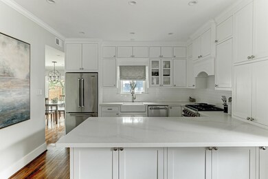 915 Harvard St, Houston, TX 77008 - photo 4