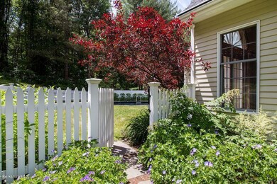 PICKET FENCE TO POOL
