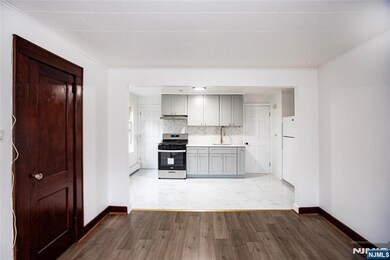 20 Summit Ave unit 2, Hawthorne, NJ 07506 - photo 5