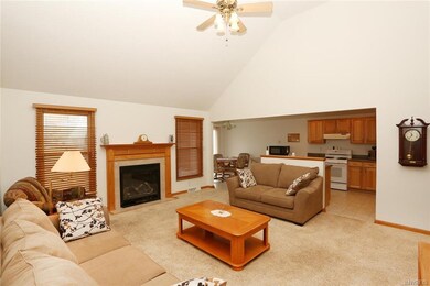 7153 Blue Heron Ct, Niagara Falls, NY 14304 - photo 3