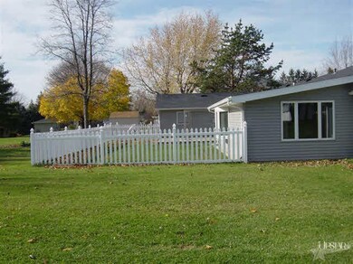 319 Maplewood Dr, Ossian, IN 46777 - photo 6