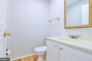 11236 Valley Bend Dr, Germantown, MD 20876 - photo 5