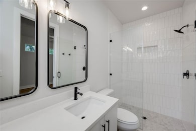 1406 E 2nd St unit 2, Austin, TX 78702 - photo 5