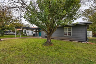 1216 N Douglas Ave, Cleburne, TX 76033 - photo 4