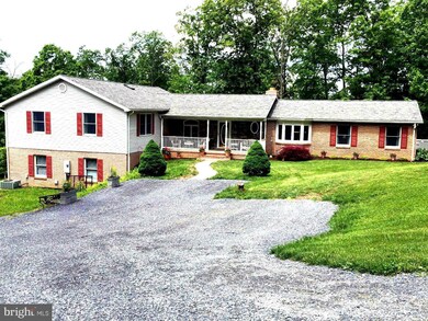 9819 Gordon Ct, Walkersville, MD 21793 - photo 2