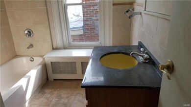 613 N 6th St unit 2nd flr apt, Allentown, PA 18102 - photo 3