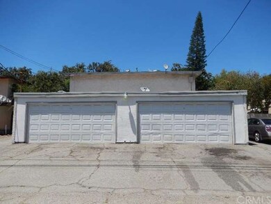 two 2-car garages; each tenant has access to 1/2 o
