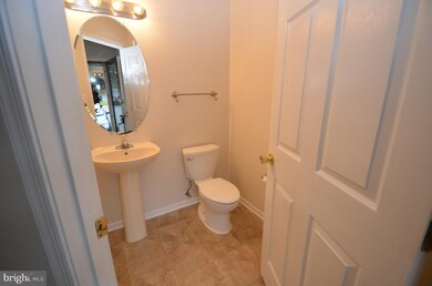 8325 Green Heron Way unit 27, Lorton, VA 22079 - photo 7