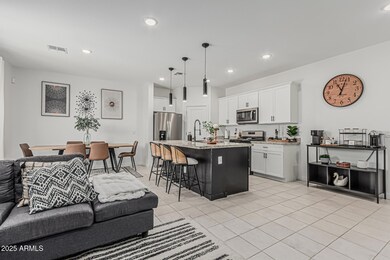 8715 W Agora Ln, Tolleson, AZ 85353 - photo 4