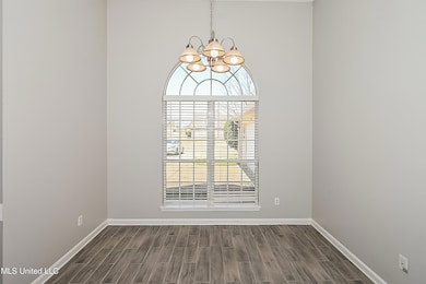 003-photo-dining-room-10830047