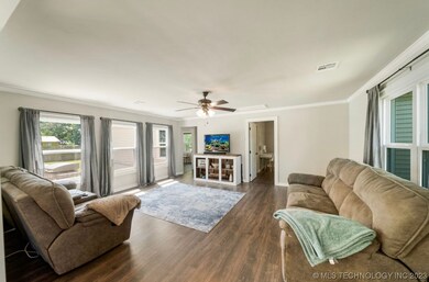 1114 N Dorothy Ave, Claremore, OK 74017 - photo 6