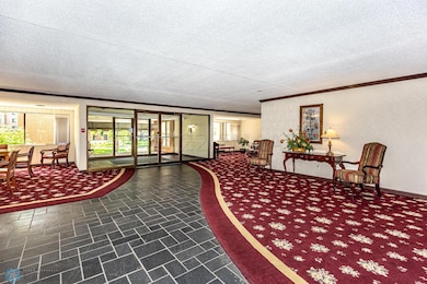 (5) Main Entrance Lobby