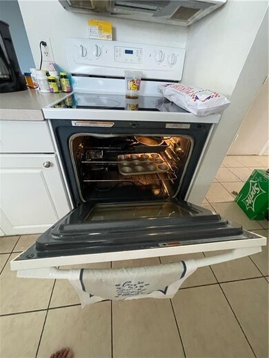 405 Caribbean Dr, Davenport, FL 33897 - photo 4