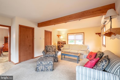 823 Fritz Ave, Reading, PA 19607 - photo 5