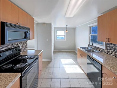 212 N Morris St, Gastonia, NC 28052 - photo 3