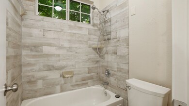 8019 Log Hollow Dr, Houston, TX 77040 - photo 4