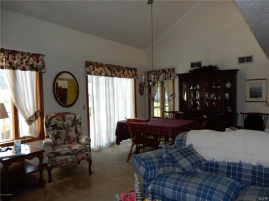 107 Duck Hollow Cir, Stroudsburg, PA 18360 - photo 6