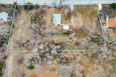 Shows approximate property boundaries - please ref