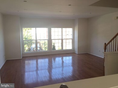 10505 Glen Manor Dr, Bowie, MD 20720 - photo 2