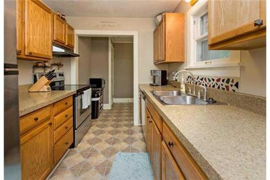 1731 47th St, Des Moines, IA 50310 - photo 6