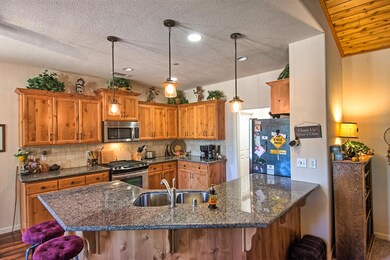 granite kitchen w/ eating bar