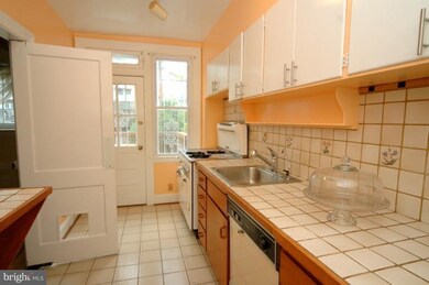 3618 Yolando Rd, Baltimore, MD 21218 - photo 6