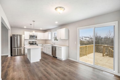 5-CBR018-i1880-Kitchen3