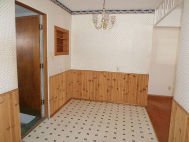 1526 W 2nd St, Cedar Falls, IA 50613 - photo 4