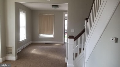 2437 Cumberland Ave, Reading, PA 19606 - photo 7